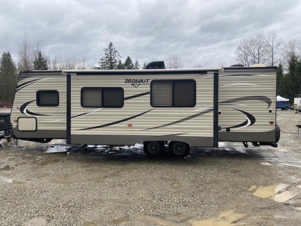 2016 Keystone Hideout 26BHS Travel Trailer - Image 3