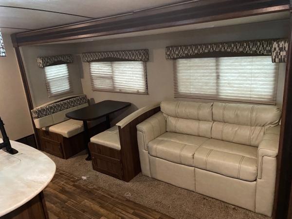 2016 Evergreen I-GO 27RBD Travel Trailer - Image 14