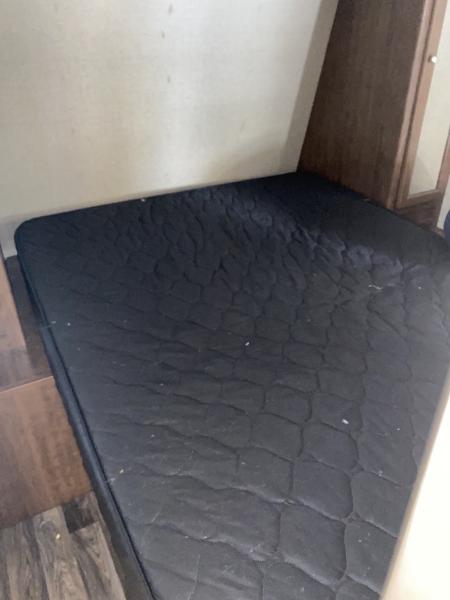 2016 Keystone Hideout 26BHS Travel Trailer - Image 19