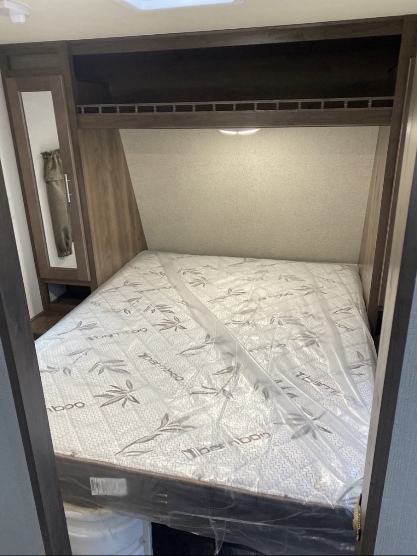 2018 Forest River WildCat Maxx Lite Travel Trailer - Image 6