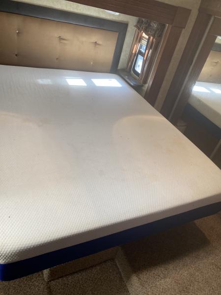 2013 Keystone Cougar 333MKS Fifth Wheel Travel Trailer - Image 22