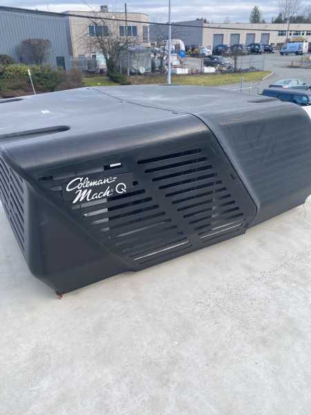 2022 Keystone Avalanche 390DS - Image 30