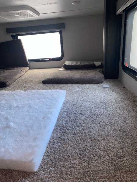 2022 Keystone Avalanche 390DS - Image 14