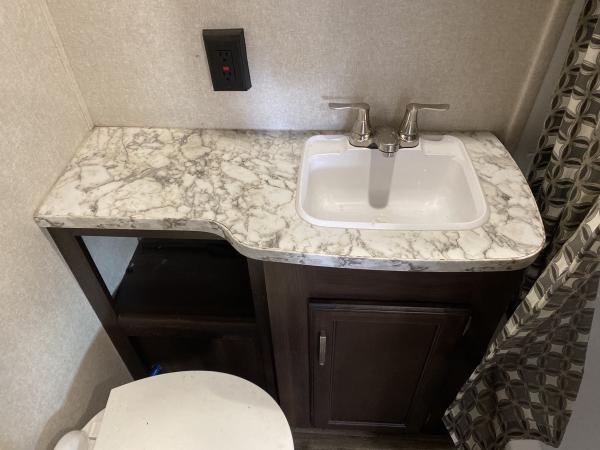 2020 Jayco Jay Flight 212QBW Rocky Mountain Travel Trailer - Image 21