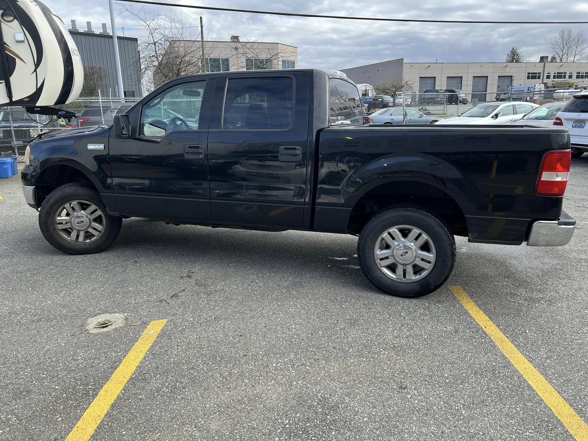 2004 Ford F-150 XLT SuperCrew 4WD 4.6L V8 - Image 7