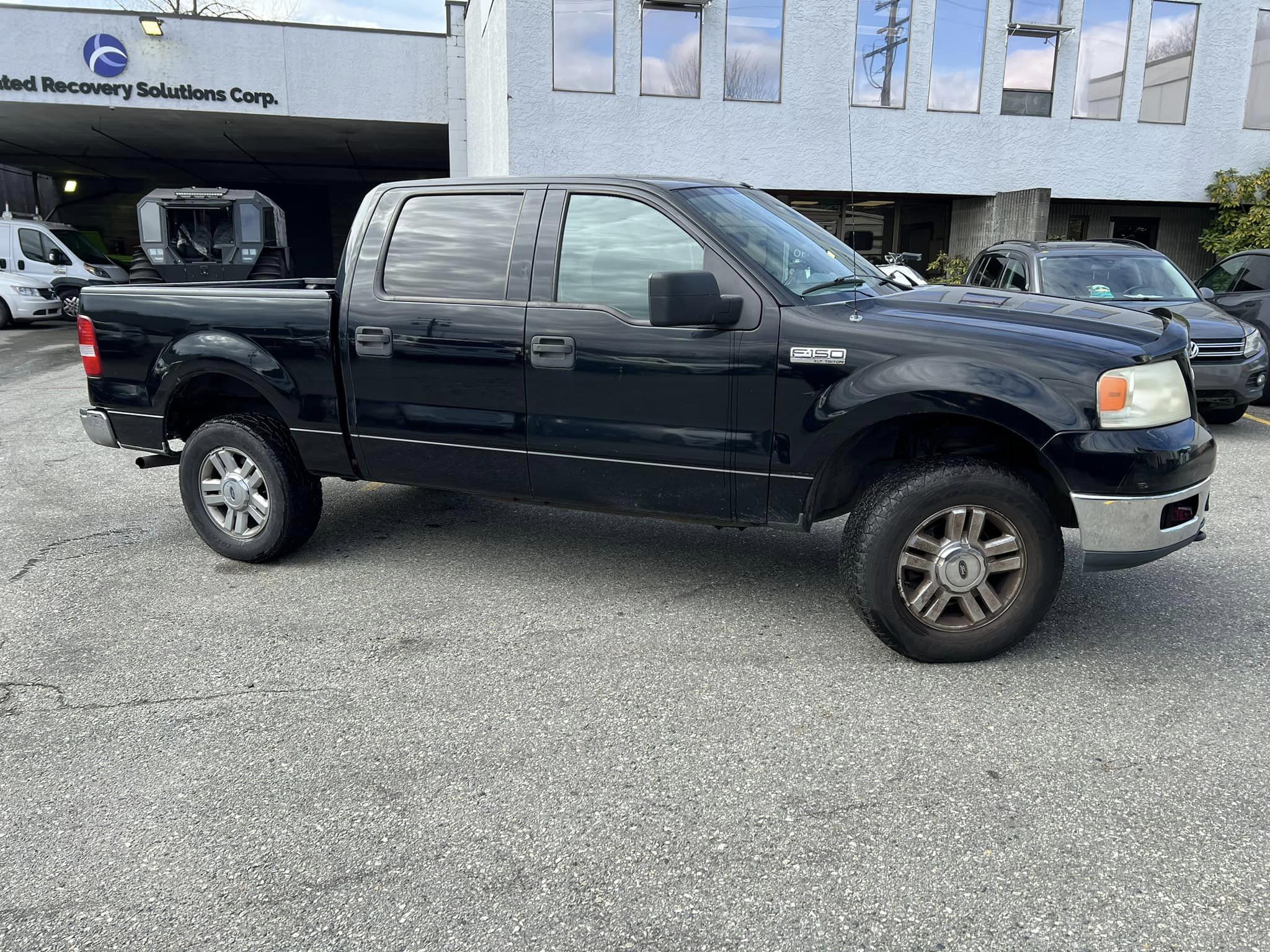 2004 Ford F-150 XLT SuperCrew 4WD 4.6L V8 - Image 8