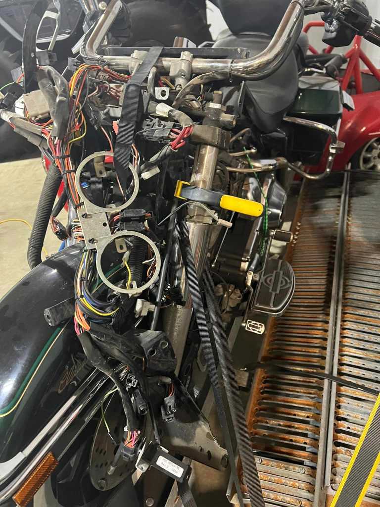 Pair of Harley Davidsons - Project/Parts Only - Image 7