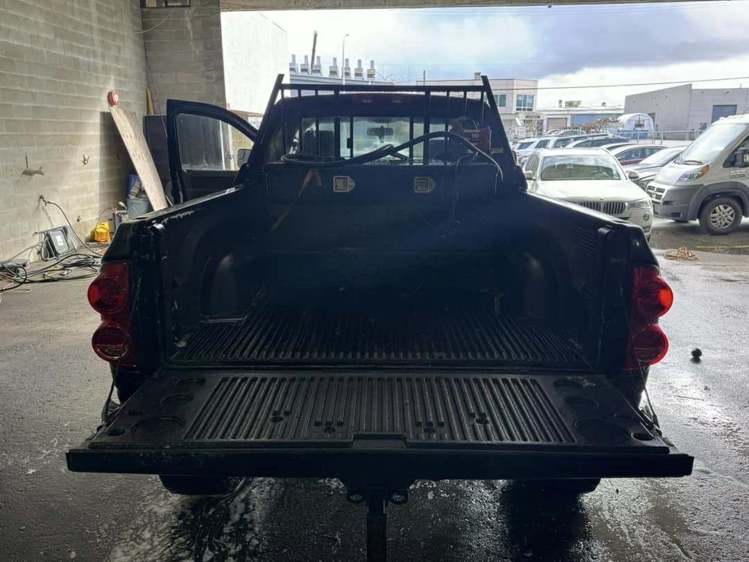 Dodge RAM 3500 Heavy Duty Turbo Diesel - Image 9