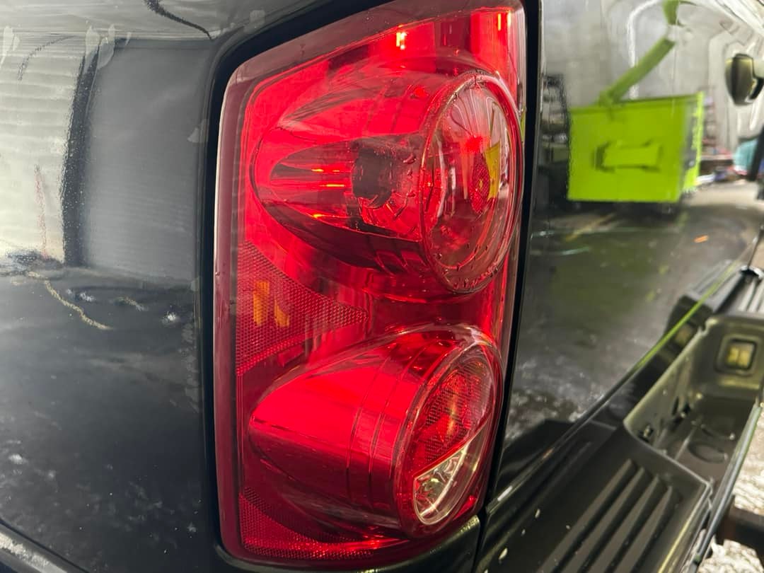 Dodge RAM 3500 Heavy Duty Turbo Diesel - Image 18