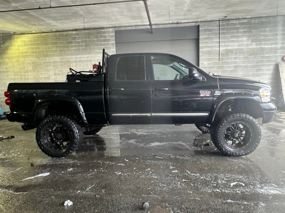 Dodge RAM 3500 Heavy Duty Turbo Diesel - Image 5