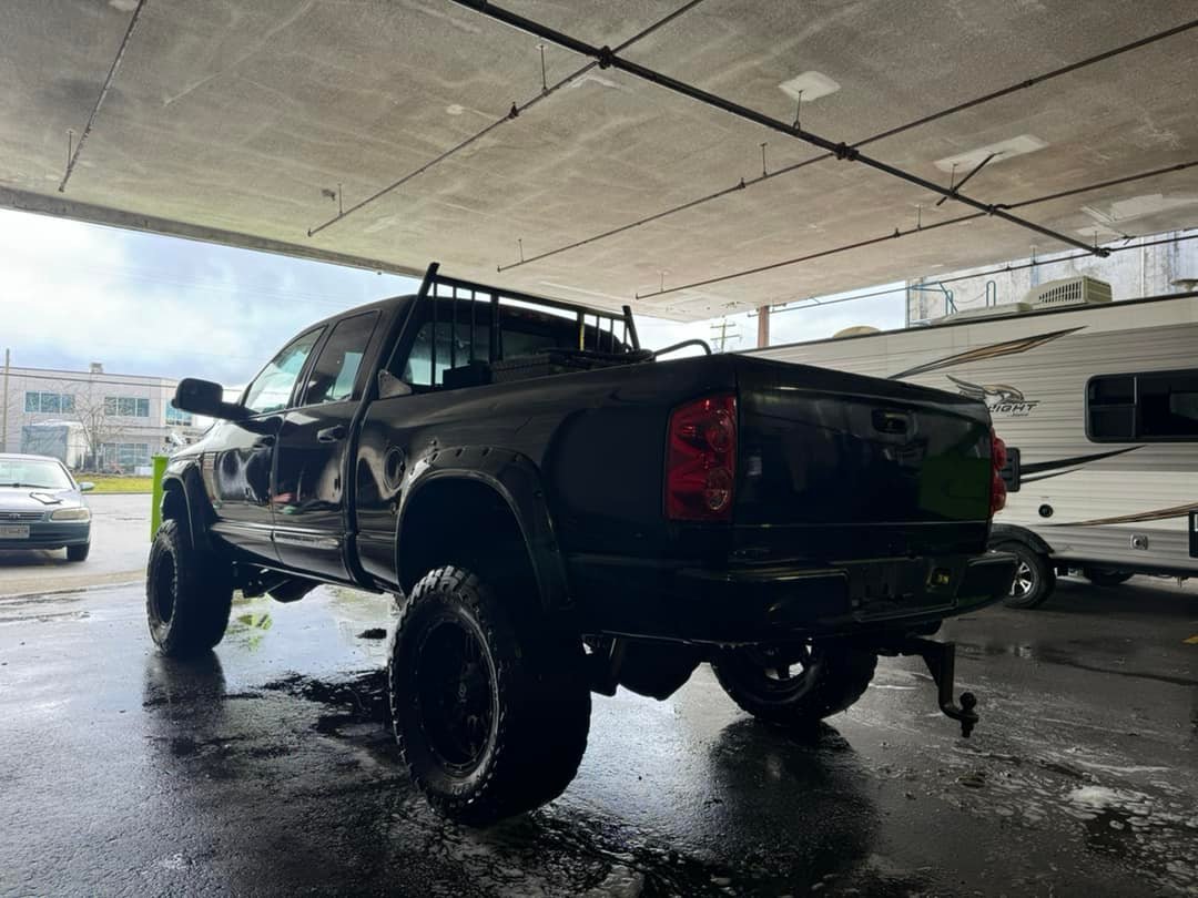 Dodge RAM 3500 Heavy Duty Turbo Diesel - Image 10