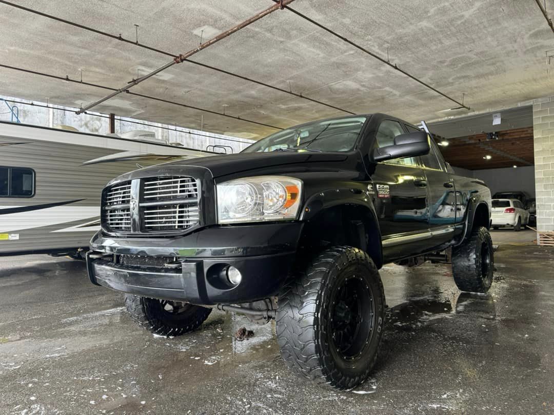 Dodge RAM 3500 Heavy Duty Turbo Diesel - Image 4