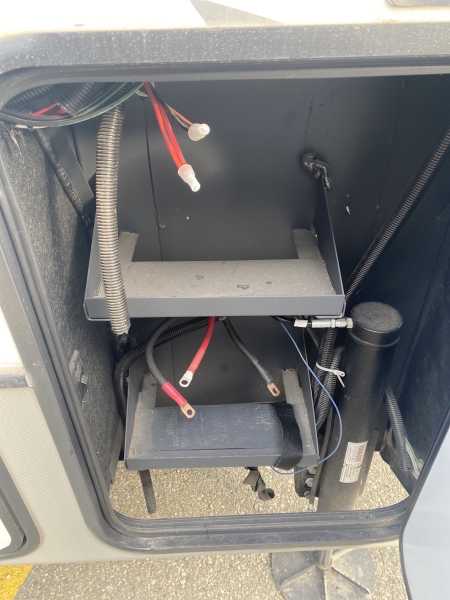 2022 Keystone Avalanche 390DS - Image 46