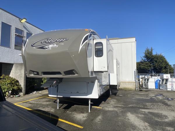 2013 Keystone Cougar 333MKS Fifth Wheel Travel Trailer