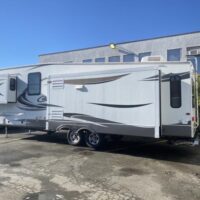2013 Keystone Cougar 333MKS Fifth Wheel Travel Trailer - Image 10