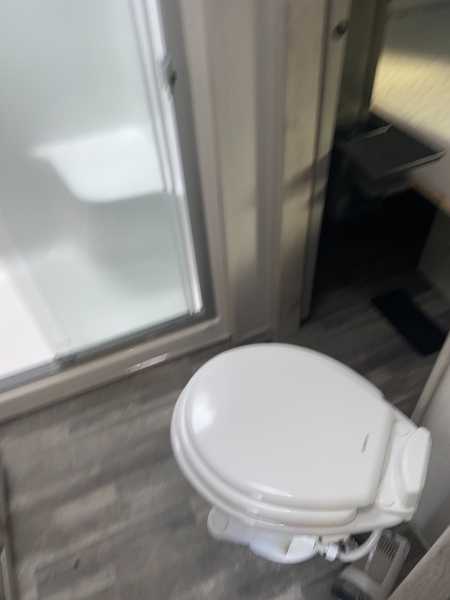 2022 Keystone Avalanche 390DS - Image 13