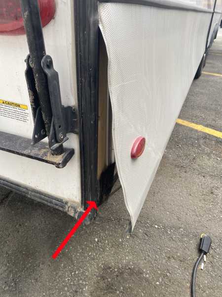 2022 Keystone Avalanche 390DS - Image 37