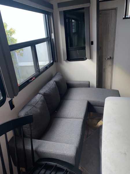 2022 Keystone Avalanche 390DS - Image 9