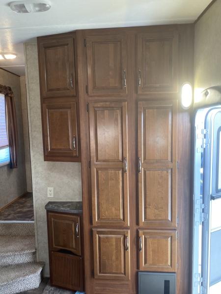 2013 Keystone Cougar 333MKS Fifth Wheel Travel Trailer - Image 18