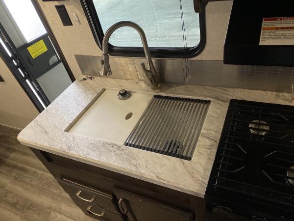 2020 Jayco Jay Flight 212QBW Rocky Mountain Travel Trailer - Image 14