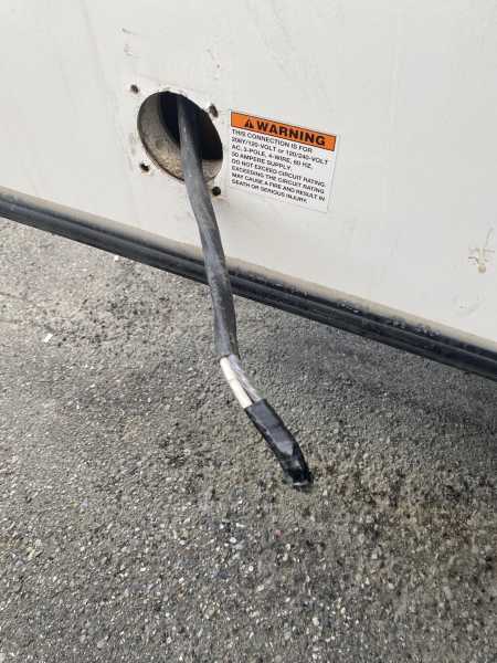 2022 Keystone Avalanche 390DS - Image 47