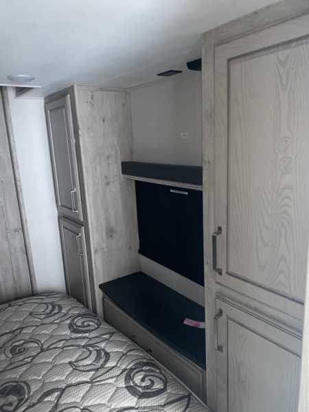 2022 Keystone Avalanche 390DS - Image 10