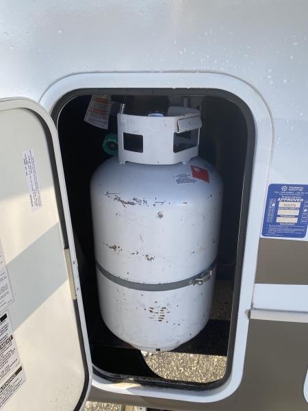 2013 Keystone Cougar 333MKS Fifth Wheel Travel Trailer - Image 39