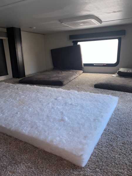 2022 Keystone Avalanche 390DS - Image 11