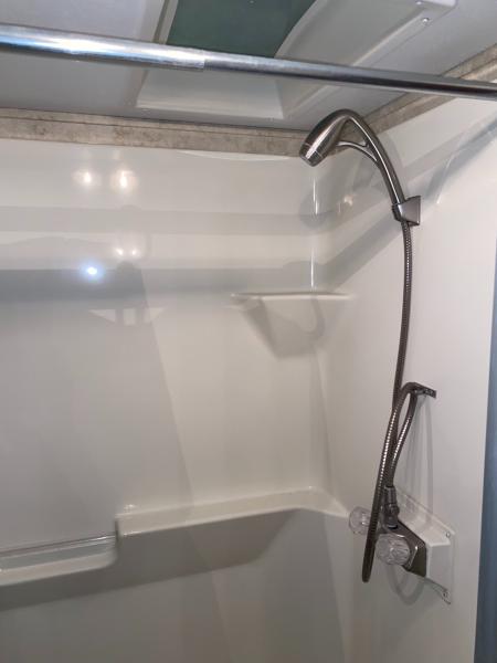 2013 Keystone Cougar 333MKS Fifth Wheel Travel Trailer - Image 28