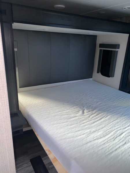 2022 Keystone Avalanche 390DS - Image 25