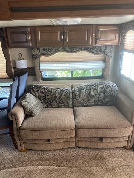 2013 Keystone Cougar 333MKS Fifth Wheel Travel Trailer - Image 15