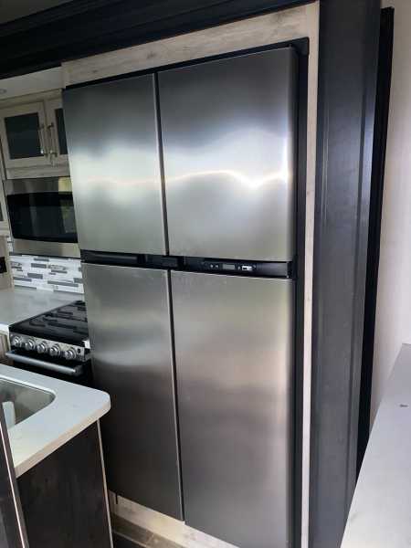 2022 Keystone Avalanche 390DS - Image 23