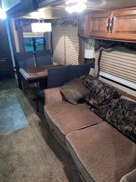 2013 Keystone Cougar 333MKS Fifth Wheel Travel Trailer - Image 16