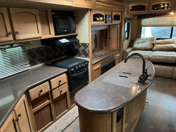 2015 Crossroad Sunset 32RL - Image 9