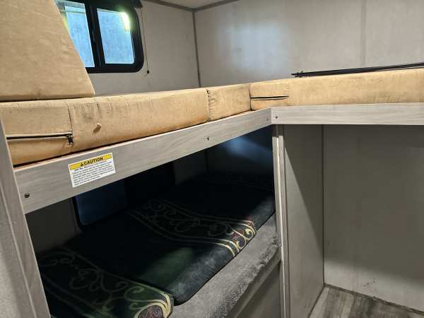 2022 Coleman Lantern 295 Travel Trailer - Image 20
