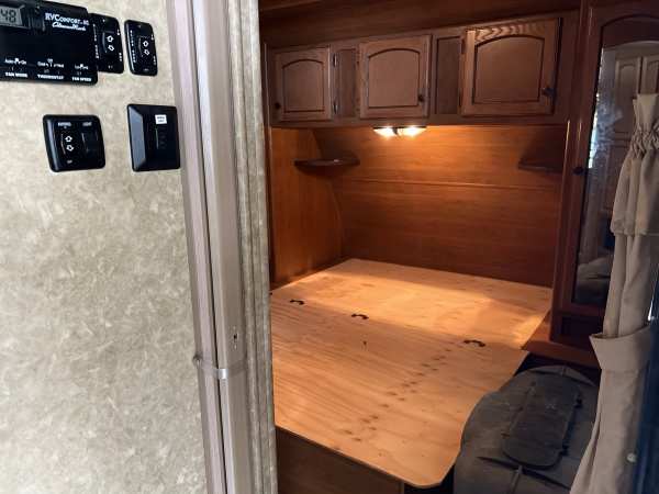 2015 Crossroad Sunset 32RL - Image 21