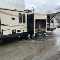 2017 Keystone Cougar 33MLS Travel Trailer - Image 7