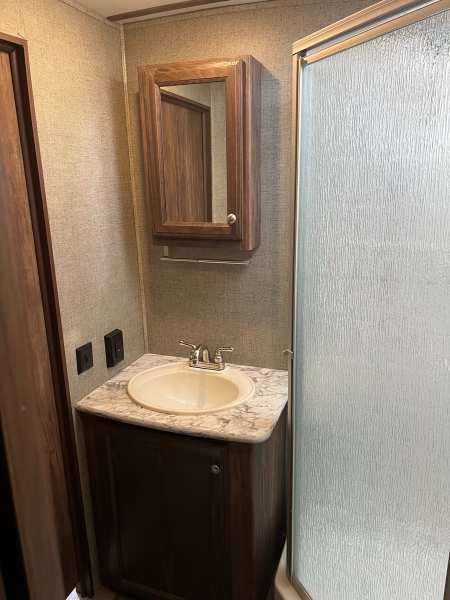 2017 Keystone Cougar 33MLS Travel Trailer - Image 20