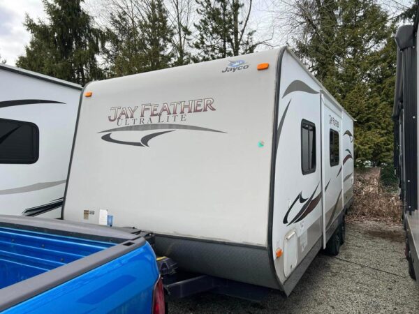 2013 Jayco Jayfeather Ultra Lite 23M Travel Trailer