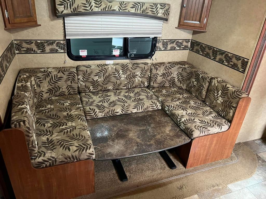 2013 Jayco Jayfeather Ultra Lite 23M Travel Trailer - Image 10