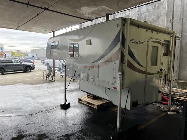 2018 80WSL Travelaire Camper - Image 6