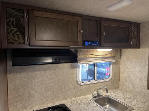 2018 80WSL Travelaire Camper - Image 12