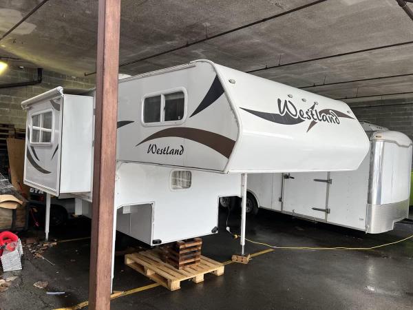 2018 80WSL Travelaire Camper - Image 3