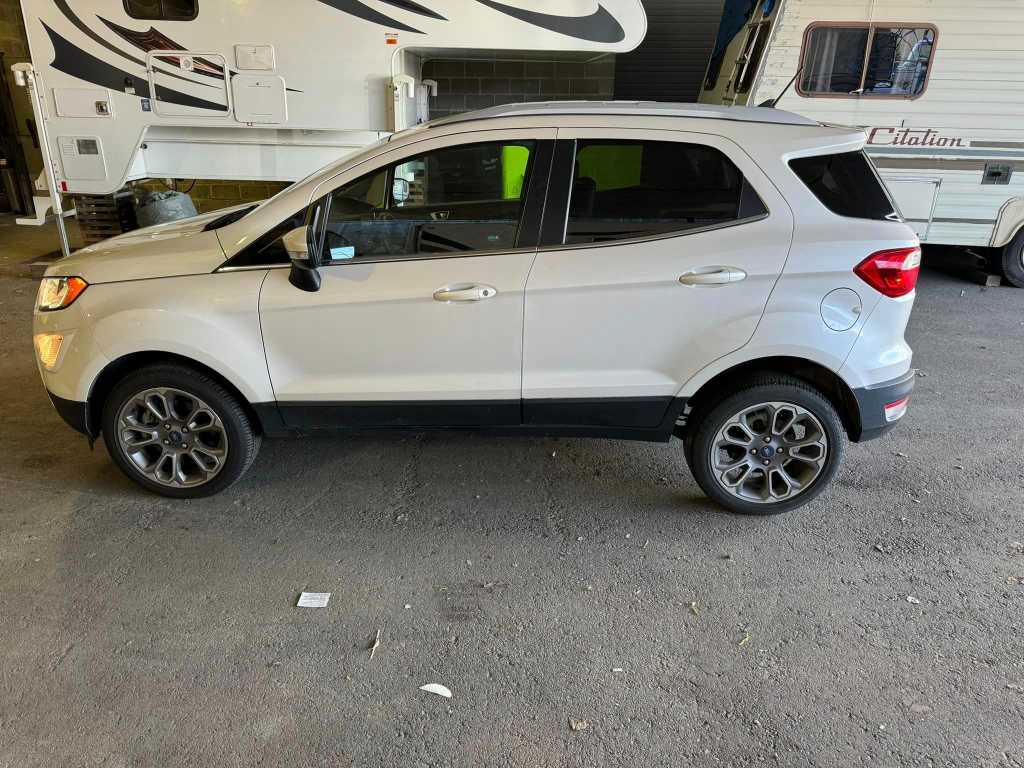 2019 Ford EcoSport Titanium AWD - Image 4