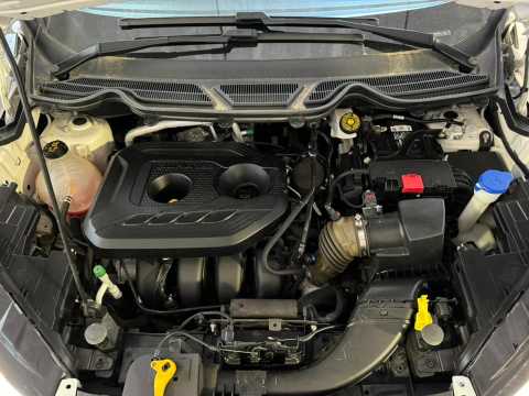 2019 Ford EcoSport Titanium AWD - Image 16