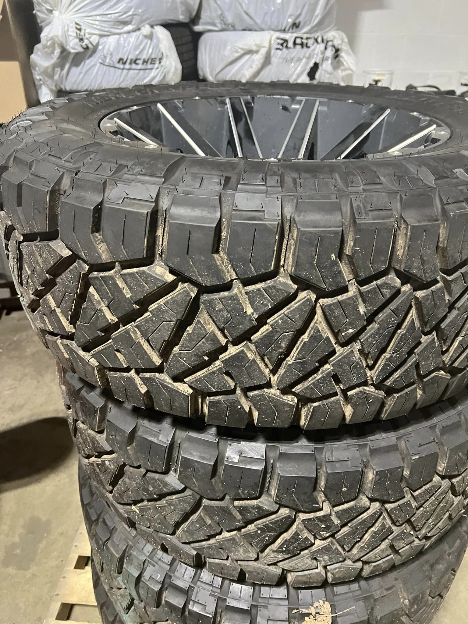 Ridge Grappler 35x12.50R20LT Tires - Image 4