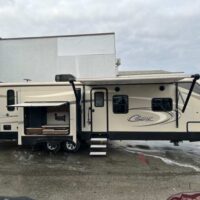 2017 Keystone Cougar 33MLS Travel Trailer - Image 4