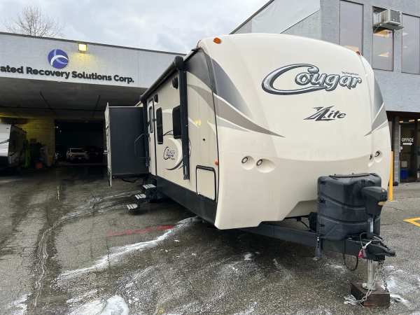 2017 Keystone Cougar 33MLS Travel Trailer