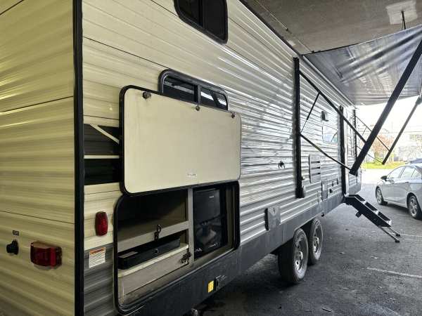 2022 Coleman Lantern 295 Travel Trailer - Image 29