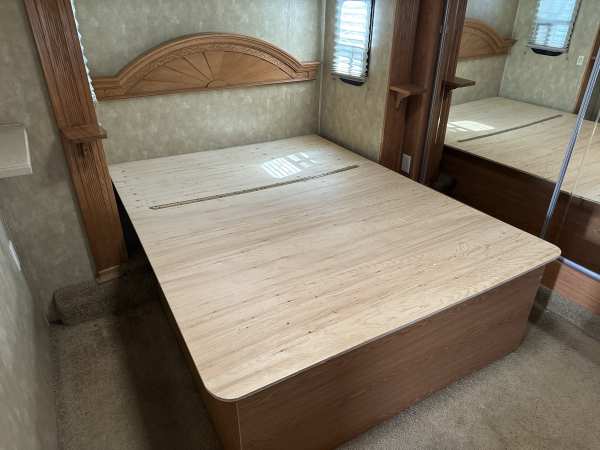 2008 Forest River Cardinal 35SB - Image 21